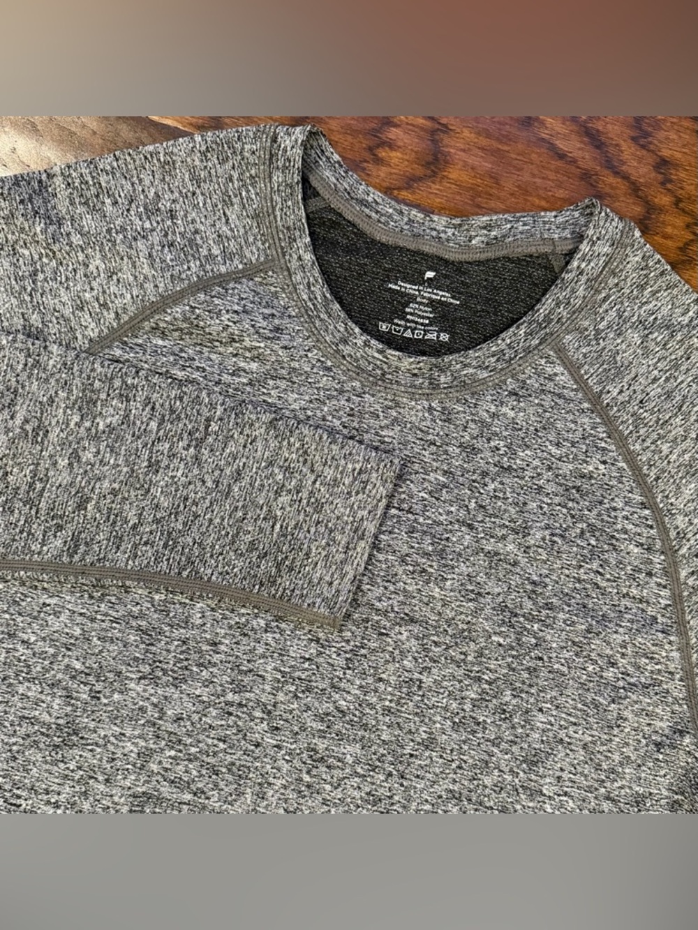 Fabletics Men’s Gym Shirt Gray Performance Training Long Sleeve Large Nylon
